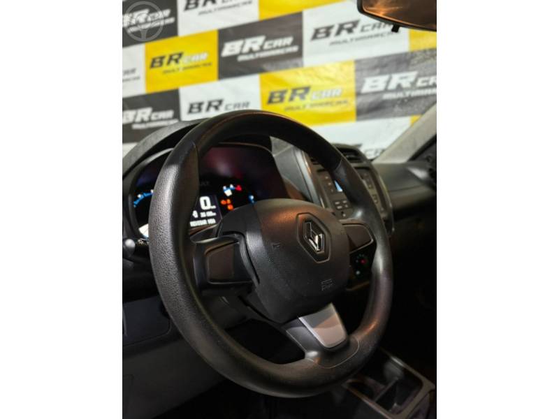 RENAULT - KWID 1.0 12V SCE FLEX ZEN MANUAL - 2022/2023 - PRETA - R$ 52.900,00