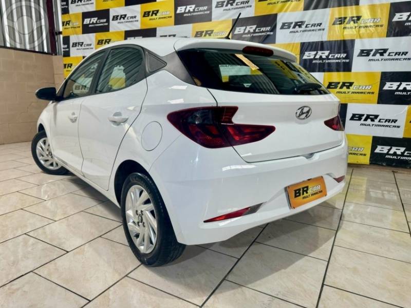 HYUNDAI - HB20 1.0 EVOLUTION 12V FLEX 4P MANUAL - 2022/2022 - BRANCA - R$ 69.900,00