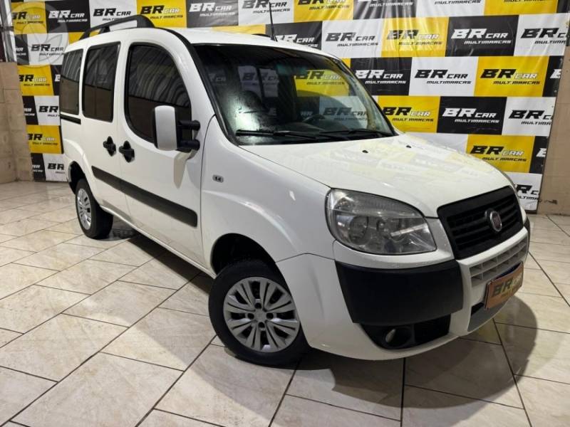 FIAT - DOBLÓ 1.4 MPI ATTRACTIVE 8V FLEX 4P MANUAL - 2014/2015 - BRANCA - R$ 45.000,00