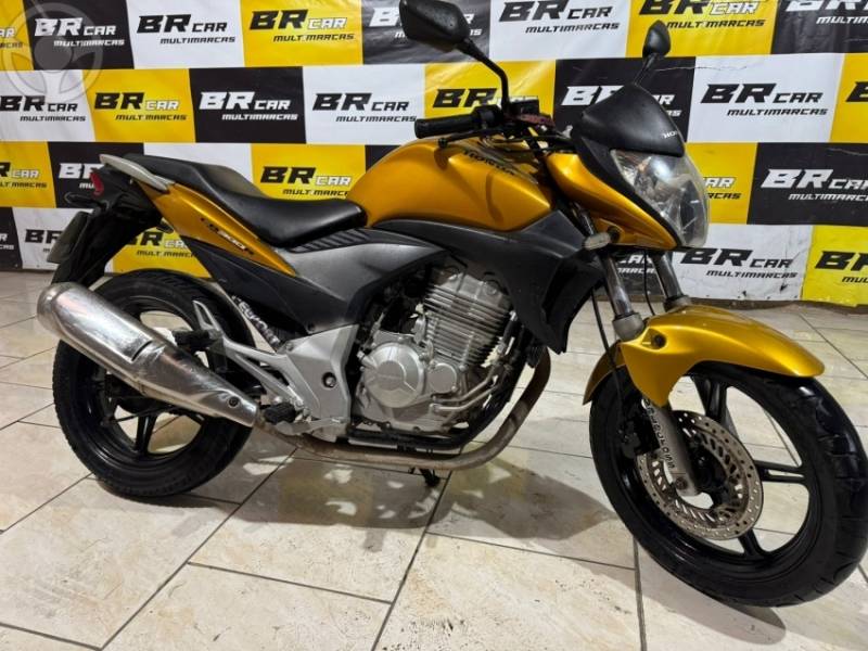 HONDA - CB 300R ABS - 2009/2010 - AMARELA - R$ 11.900,00