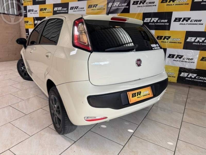 FIAT - PUNTO 1.4 ATTRACTIVE 8V FLEX 4P MANUAL - 2015/2016 - BRANCA - R$ 40.900,00