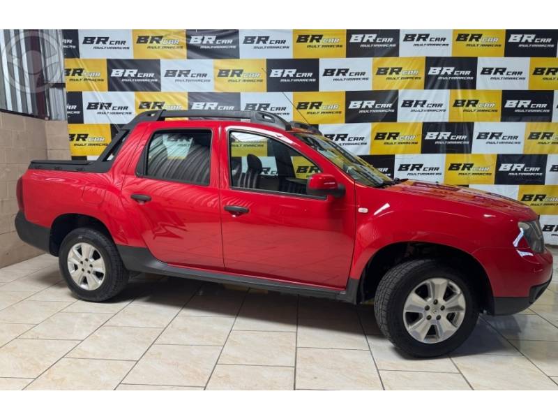 RENAULT - DUSTER OROCH 1.6 16V FLEX EXPRESSION 4P MANUAL - 2016/2016 - VERMELHA - R$ 66.900,00