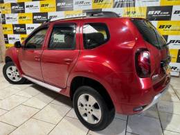 RENAULT - DUSTER 1.6 DYNAMIQUE 4X2 16V FLEX 4P MANUAL - 2016/2017 - VERMELHA - R$ 63.900,00