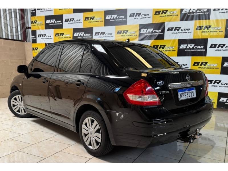 NISSAN - TIIDA 1.8 SEDAN 16V FLEX 4P MANUAL - 2011/2012 - PRETA - R$ 29.900,00