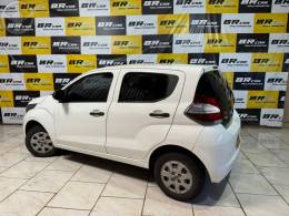 FIAT - MOBI 1.0 8V EVO FLEX EASY MANUAL - 2016/2017 - BRANCA - R$ 32.900,00