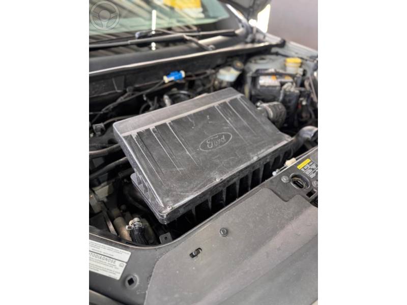FORD - FIESTA 1.6 MPI CLASS HATCH 8V FLEX 4P MANUAL - 2013/2013 - PRATA - R$ 32.900,00
