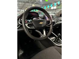 CHEVROLET - ONIX 1.0 LT 12V FLEX 4P MANUAL - 2022/2023 - BRANCA - R$ 71.900,00