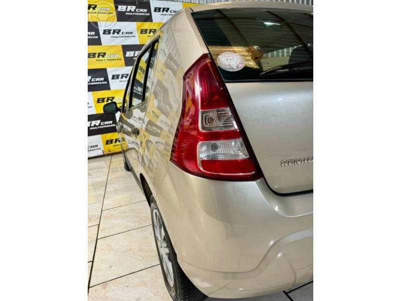 RENAULT - SANDERO 1.0 EXPRESSION 16V FLEX 4P MANUAL - 2011/2012 - BEGE - R$ 28.900,00