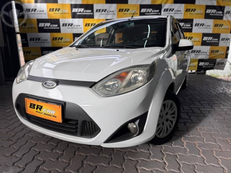 FORD - FIESTA 1.6 ROCAM SE PLUS HATCH 8V FLEX 4P MANUAL - 2013/2014 - BRANCA - R$ 36.900,00