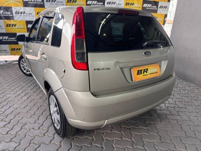 FORD - FIESTA 1.6 MPI CLASS HATCH 8V FLEX 4P MANUAL - 2013/2013 - PRATA - R$ 32.900,00