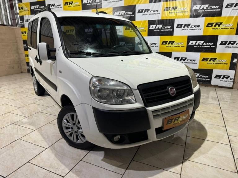 FIAT - DOBLÓ 1.4 MPI ATTRACTIVE 8V FLEX 4P MANUAL - 2014/2015 - BRANCA - R$ 48.000,00