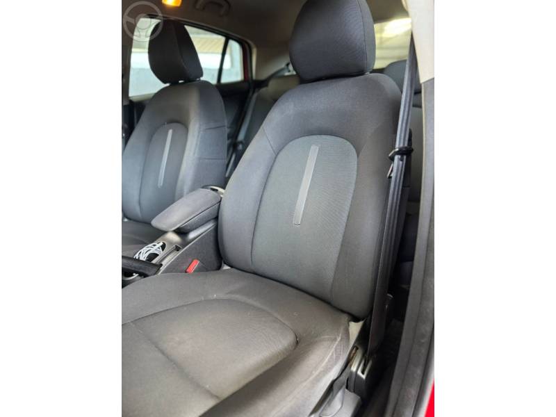 FIAT - BRAVO 1.8 ESSENCE 16V FLEX 4P MANUAL - 2014/2014 - VERMELHA - R$ 38.900,00