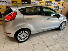 FORD - FIESTA 1.6 TITANIUM HATCH 16V FLEX 4P AUTOMÁTICO - 2014/2015 - PRATA - R$ 49.900,00