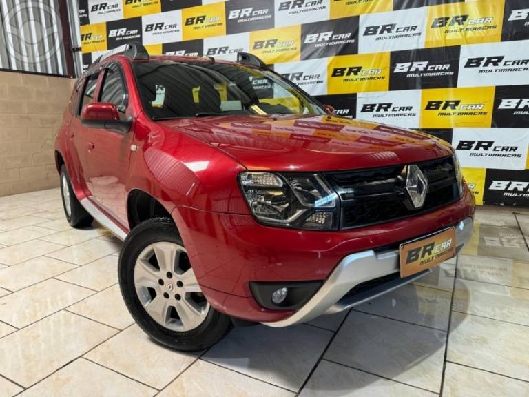 RENAULT - DUSTER 1.6 DYNAMIQUE 4X2 16V FLEX 4P MANUAL - 2016/2017 - VERMELHA - R$ 65.900,00