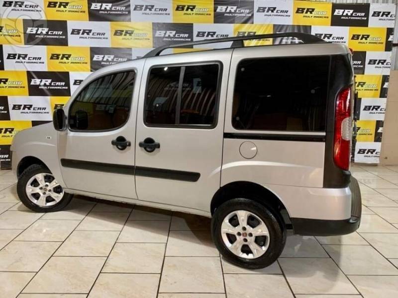 FIAT - DOBLÓ - 2014/2015 - PRATA - R$ 55.900,00