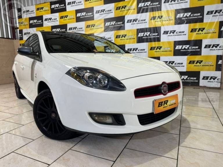 FIAT - BRAVO 1.8 SPORTING 16V FLEX 4P AUTOMATIZADO - 2012/2013 - BRANCA - R$ 41.900,00