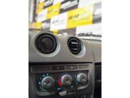 CHEVROLET - CELTA 1.0 MPFI LS 8V FLEX 2P MANUAL - 2012/2013 - VERMELHA - R$ 21.900,00