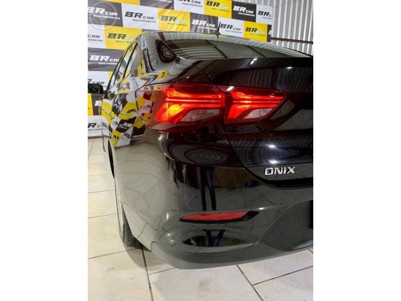 CHEVROLET - ONIX 1.0 TURBO FLEX RS 4P AUTOMÁTICO - 2020/2020 - PRETA - R$ 75.900,00