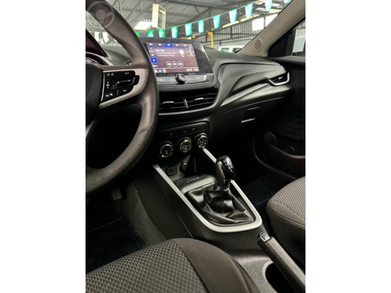 CHEVROLET - ONIX 1.0 LT PLUS 4P FLEX MANUAL - 2022/2023 - BRANCA - R$ 73.900,00
