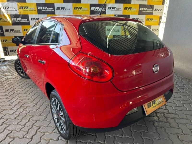 FIAT - BRAVO 1.8 ESSENCE 16V FLEX 4P MANUAL - 2014/2014 - VERMELHA - R$ 38.900,00
