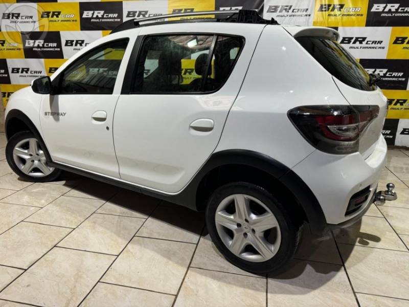 RENAULT - SANDERO 1.6 STEPWAY ZEN 16V FLEX 4P MANUAL - 2020/2021 - BRANCA - R$ 62.900,00