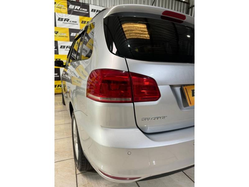 VOLKSWAGEN - SPACEFOX 1.6 MSI COMFORTLINE 8V FLEX 4P AUTOMATIZADO - 2015/2015 - PRATA - R$ 55.900,00