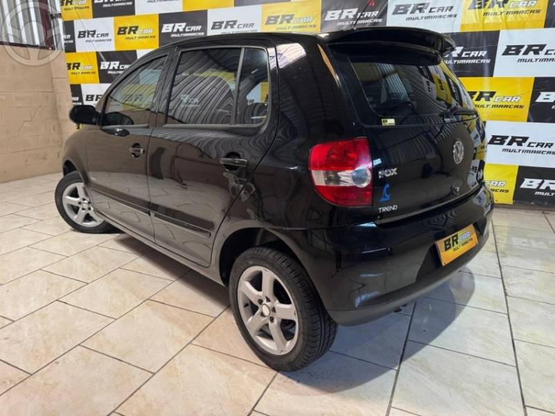 VOLKSWAGEN - FOX 1.0 MI 8V FLEX 4P MANUAL - 2009/2009 - PRETA - R$ 24.900,00