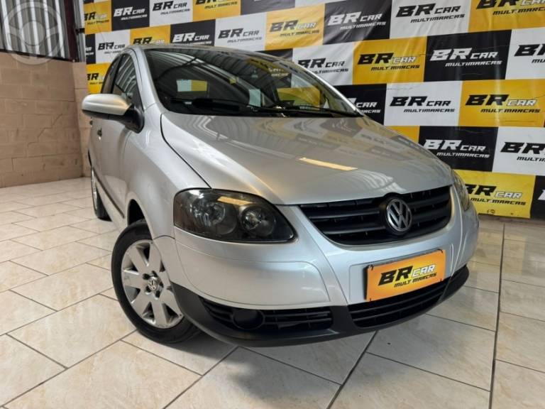 VOLKSWAGEN - FOX 1.6 MI ROUTE 8V FLEX 4P MANUAL - 2009/2009 - PRATA - R$ 33.900,00