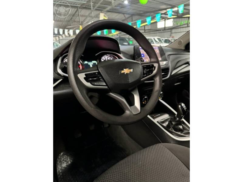 CHEVROLET - ONIX 1.0 LT PLUS 4P FLEX MANUAL - 2022/2023 - BRANCA - R$ 79.900,00