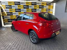 FIAT - BRAVO 1.8 ESSENCE 16V FLEX 4P MANUAL - 2014/2014 - VERMELHA - R$ 38.900,00
