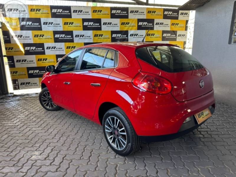 FIAT - BRAVO 1.8 ESSENCE 16V FLEX 4P MANUAL - 2014/2014 - VERMELHA - R$ 38.900,00